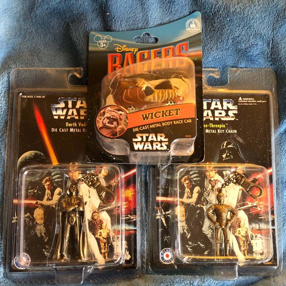 Star Wars Disney Parks Wicket C3-P0 Vader keychain